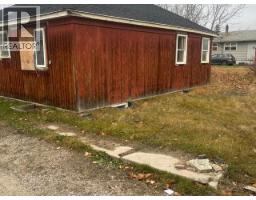 9905 105 Avenue, Fort Simpson,  X0E0N0 Photo 4