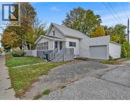 Bedroom - 12 Victoria, Leamington, ON N8H2W3 Photo 3