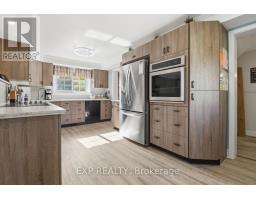 Dining room - 9043 Ridge Road, Niagara Falls, ON L3B5N7 Photo 4