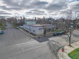 1610 Rosser Avenue, Brandon, MB R7A0M8 Photo 2