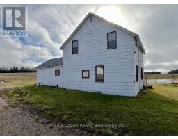 Foyer - 2541 Highway 105 Highway, Kenora, ON P0V2L0 Photo 4