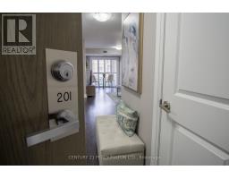Living room - 201 481 Rupert Avenue, Whitchurchstouffville, ON L4A1Y7 Photo 2