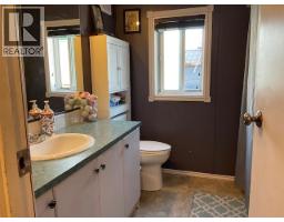 Laundry room - 2011 Highway 3 Unit 3, Hosmer, BC V0B1M5 Photo 2