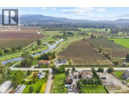 13540 Neaves Road, Maple Ridge, BC V3Y0A8 Photo 2