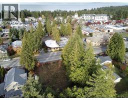 172 Fern Rd W, Qualicum Beach, BC V9K1S4 Photo 2