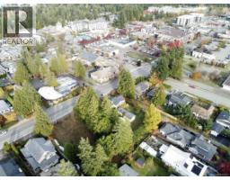 172 Fern Rd W, Qualicum Beach, BC V9K1S4 Photo 5