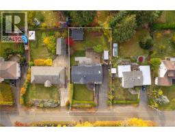 Living room - 6081 Parkway Dr, Nanaimo, BC V9V1G2 Photo 4