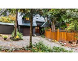 Living room - 6326 Rockwell Drive Harrison Lake, Harrison Hot Springs, BC V0M1A0 Photo 2