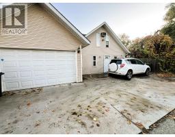 Kitchen - 2174 Richter Avenue, Kelowna, BC V1Y2P1 Photo 3