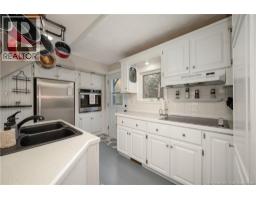 Family room - 15 Macdonald Road, Salisbury, NB E4J2J5 Photo 3