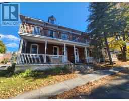 Living room - 109 111 Orchard Street, Brockville, ON K6V2J9 Photo 2