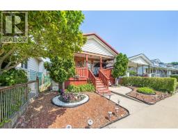 Den - 1054 Oak Street, Windsor, ON N9A5G4 Photo 2