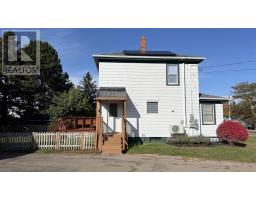 Living room - 493 South Drive, Summerside, PE C1N3Z5 Photo 3