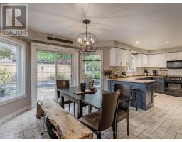 Eating area - 151 Rhodes Circle, Newmarket, ON L3X1V2 Photo 5