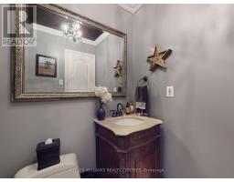 Bedroom - 151 Rhodes Circle, Newmarket, ON L3X1V2 Photo 4