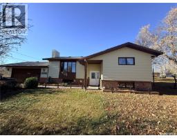 Living room - 4419 Centre Street, Cadillac, SK S0N0K0 Photo 4