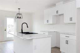 2pc Bathroom - 71 Kootenay Way, Steinbach, MB R5G2Y1 Photo 4