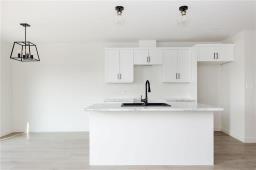 2pc Bathroom - 73 Kootenay Way, Steinbach, MB R5G2Y1 Photo 4