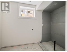 Bedroom - 60 Pleasant Avenue N, Fort Erie, ON L0S1N0 Photo 2