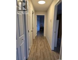 Kitchen - 202 304 3rd Avenue, Watrous, SK S0K4T0 Photo 3