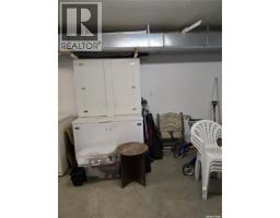 Dining room - 202 304 3rd Avenue, Watrous, SK S0K4T0 Photo 4