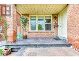 Family room - 220 Kingsbridge Garden Circle, Mississauga, ON L5R1L3 Photo 4
