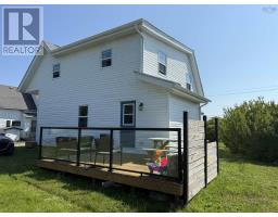 Bath (# pieces 1-6) - 1044 Highway 335, Middle West Pubnico, NS B0W0C5 Photo 4