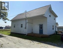 Foyer - 1044 Highway 335, Middle West Pubnico, NS B0W0C5 Photo 5