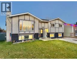 Kitchen - 126 Maligne Drive, Hinton, AB T7V1J3 Photo 3