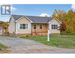 Living room - 123 Barrington, Sydney Mines, NS B1V1R1 Photo 2