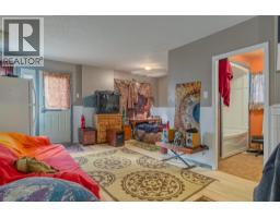 Primary Bedroom - 1976 Watson Lane, Fruitvale, BC V0G1L1 Photo 4