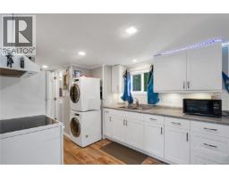 4758 Wimbledon Rd, Campbell River, BC V9H1C3 Photo 5