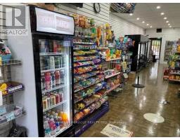 963 Eglinton Avenue W, Toronto, ON M6C2C4 Photo 2