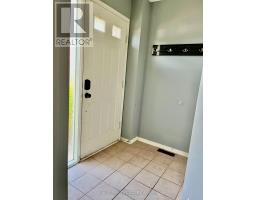 Kitchen - 40 Glenashton Drive, Oakville, ON L6H6G2 Photo 3