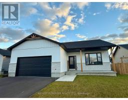 18 Durant Street, Petawawa, ON K8H0G2 Photo 2