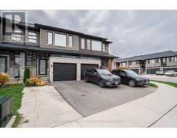 Kitchen - 106 Columbus Gate, Hamilton, ON L8J0L3 Photo 3