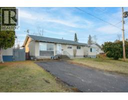 Dining room - 2133 Oak Street, Prince George, BC V2L1Z8 Photo 2