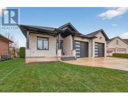 Dining room - 113 Macdonald Street, Lambton Shores, ON N0N1J0 Photo 3