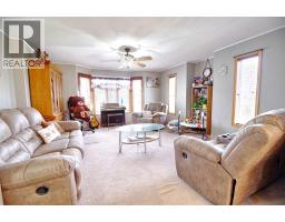 Kitchen - 406 A Pioneer Crescent Crescent, Rolling Hills, AB T0J2S0 Photo 4