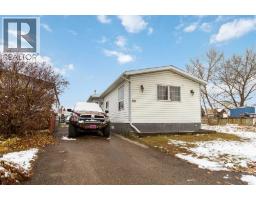 Dining room - 181 Greenbriar Bay, Fort Mcmurray, AB T9H3Y5 Photo 2