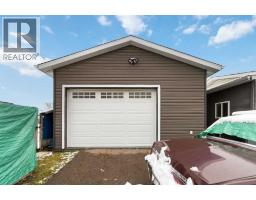 Kitchen - 181 Greenbriar Bay, Fort Mcmurray, AB T9H3Y5 Photo 3