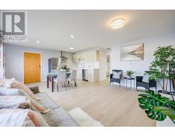 Living room - 17 Willowbank Avenue, Richmond Hill, ON L4E3B4 Photo 5