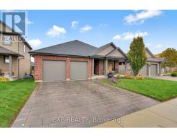 Kitchen - 493 Bennett Crescent, Strathroycaradoc, ON N0L1W0 Photo 3