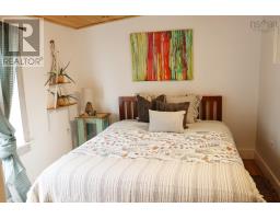 Bath (# pieces 1-6) - 8848 St Margarets Bay Road, Queensland, NS B0J1T0 Photo 3