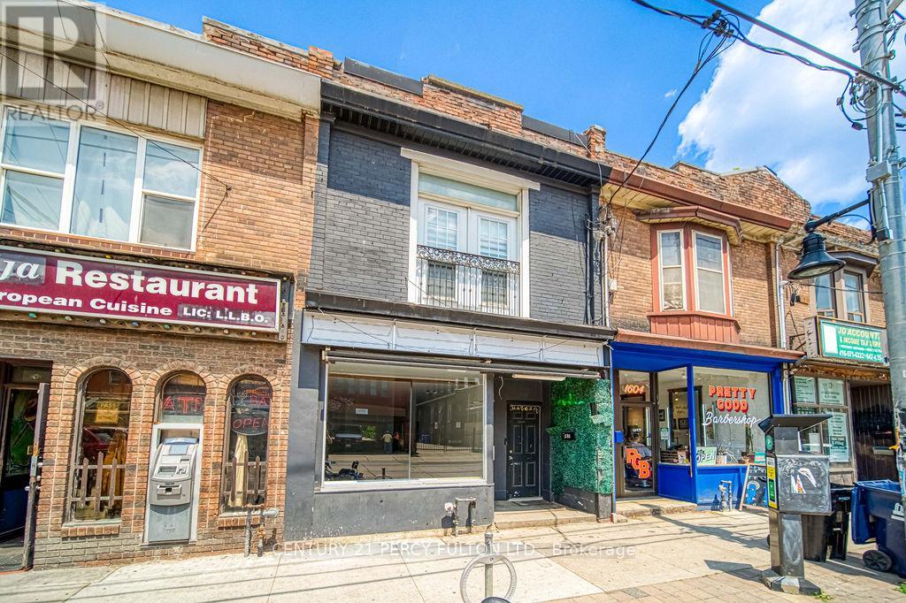1606 Queen Street W