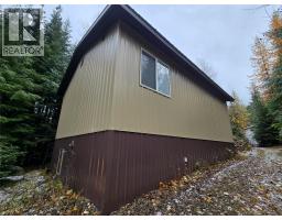 Kitchen - 6654 Zeeben Road, Ymir, BC V0G2K0 Photo 4