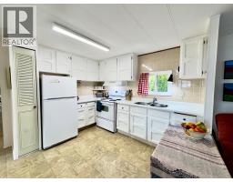 Foyer - 999 Burnaby Avenue Unit 42, Penticton, BC V2A1G7 Photo 4