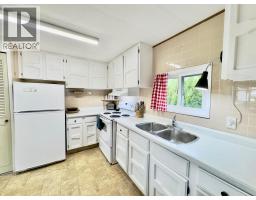 Kitchen - 999 Burnaby Avenue Unit 42, Penticton, BC V2A1G7 Photo 3