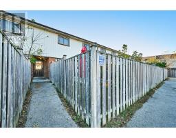 Living room - 79 120 Nonquon Road, Oshawa, ON L1G7E6 Photo 4