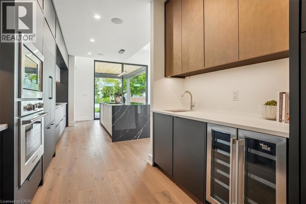 1613 G Lookout Street